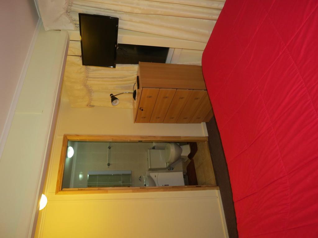 פואנטה ארנס Hostal Dona Irma חדר תמונה